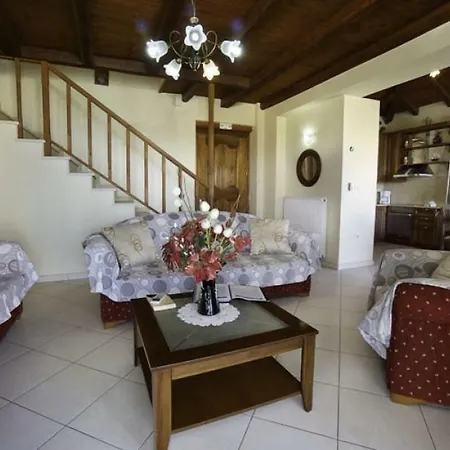 Sleeps 6 Pool Air Con Wifi Psilithrias