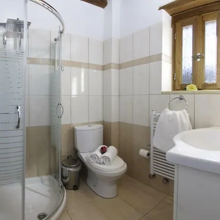 Sleeps 6 Pool Air Con Wifi * Psilithrias