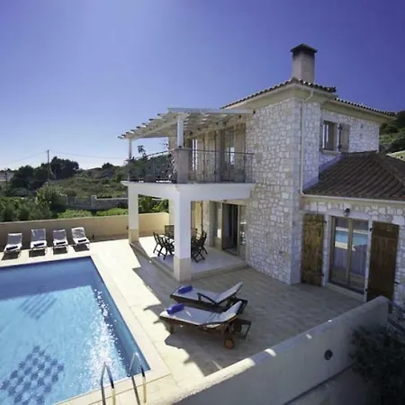Villa Sleeps 6 Pool Air Con Wifi *