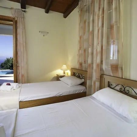 Sleeps 6 Pool Air Con Wifi * Psilithrias